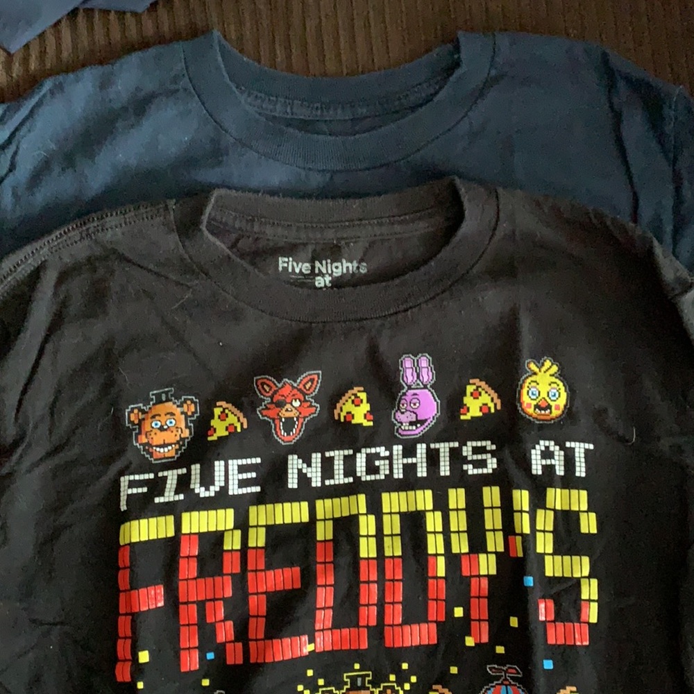 Boys Lot T-shirts Minecraft / FNAF size M Lot 11